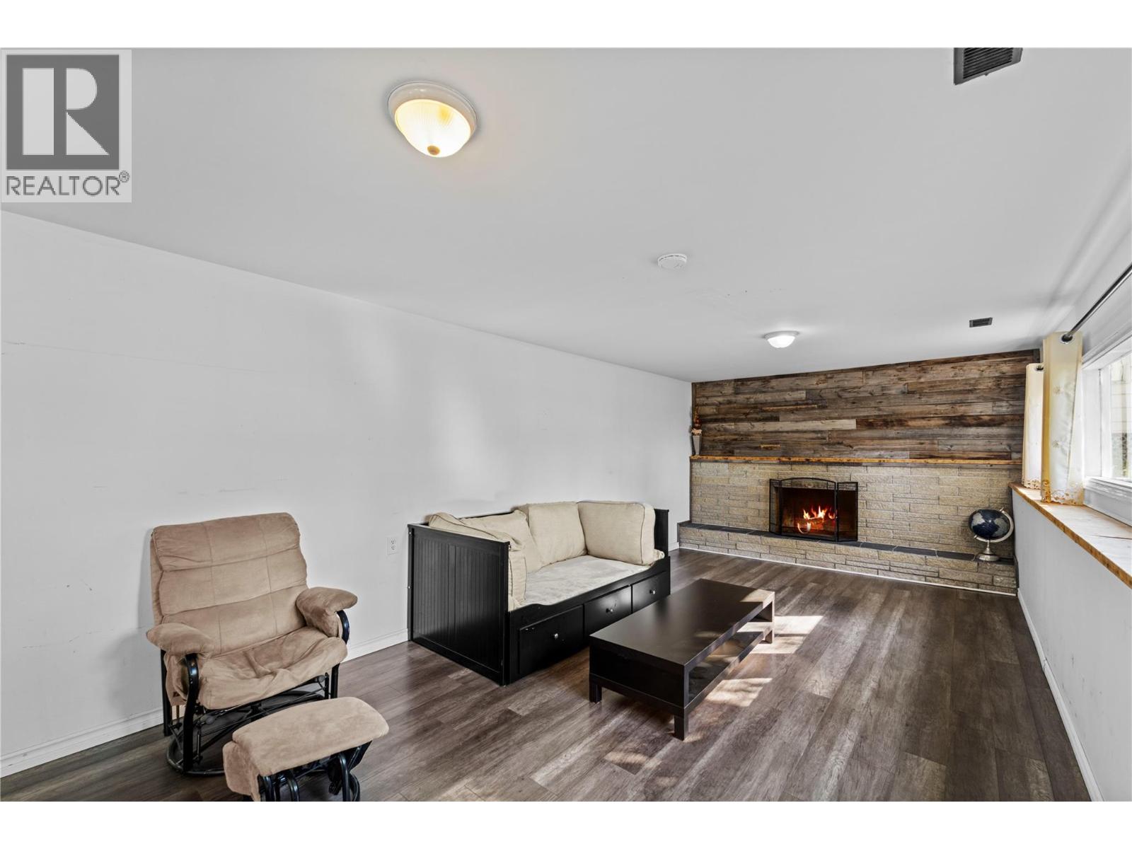 1938 PARKER Drive, Merritt