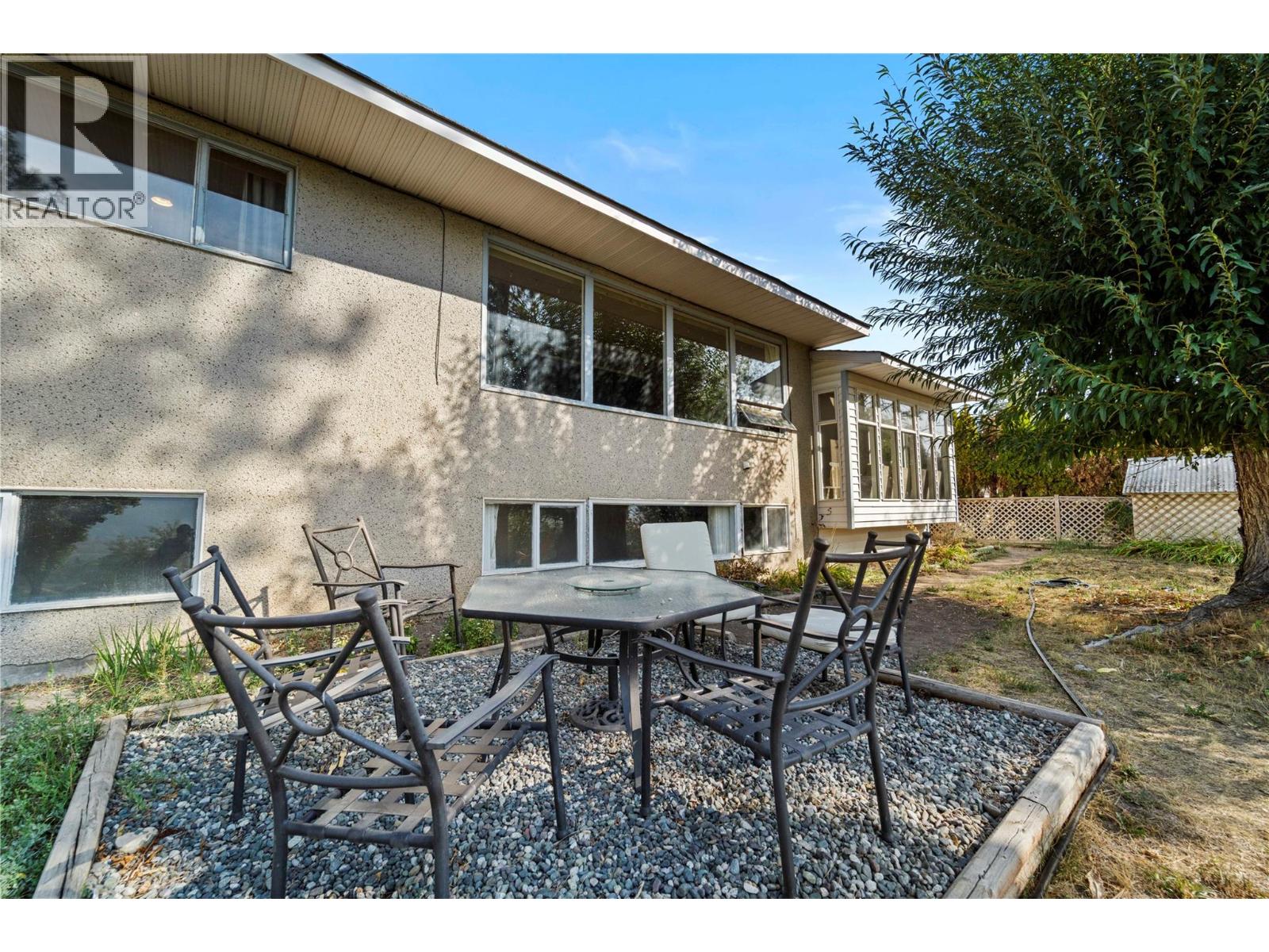 1938 PARKER Drive, Merritt