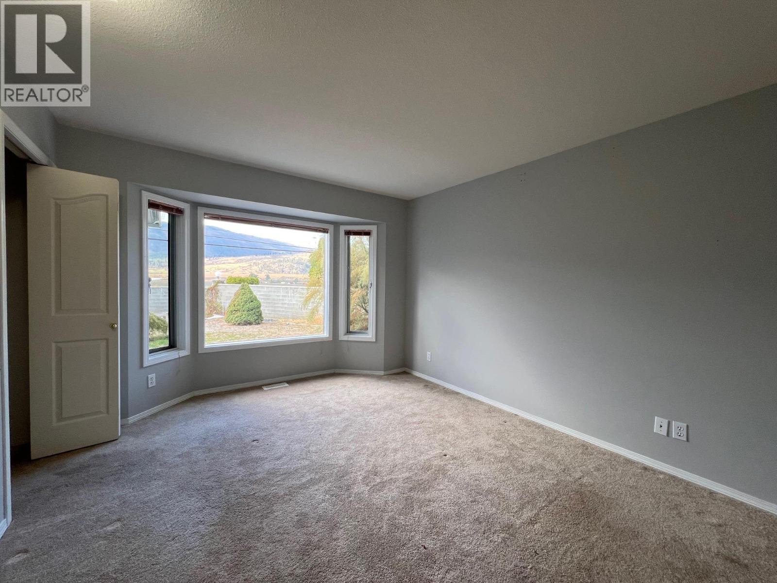  102 1st Street, Vernon