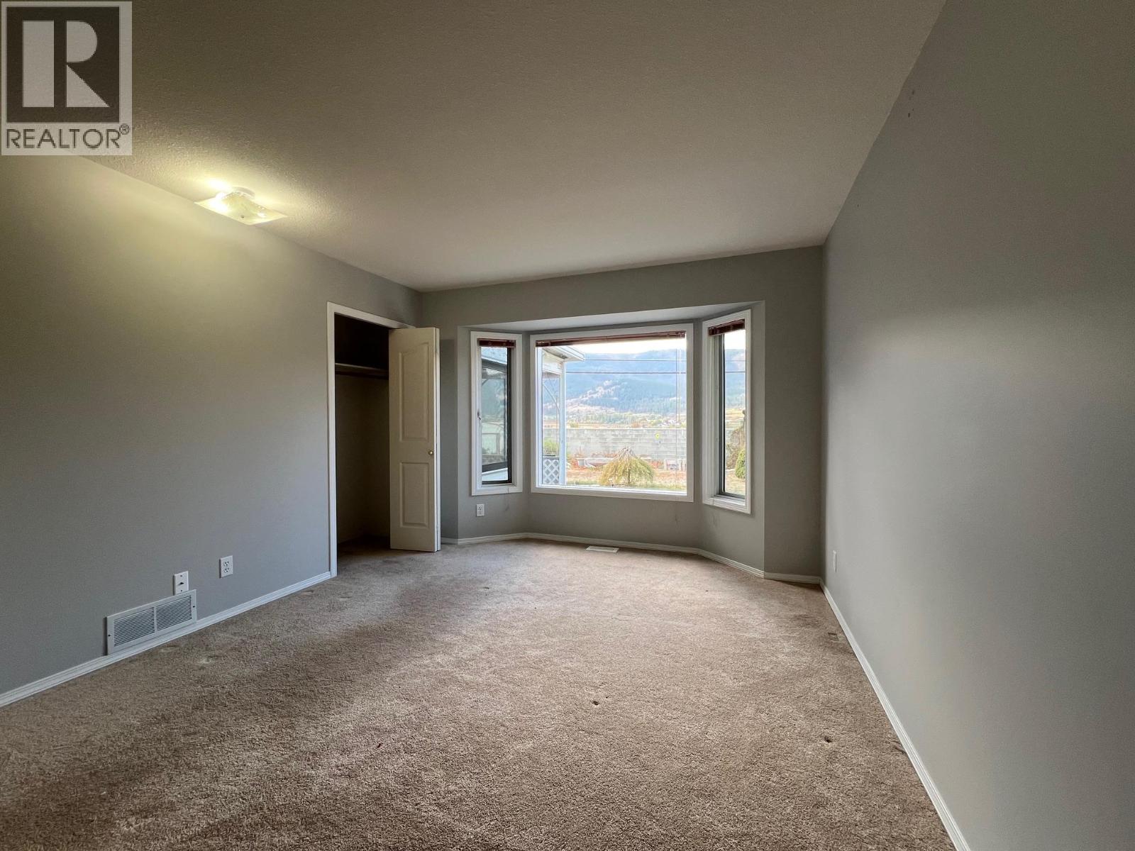  102 1st Street, Vernon