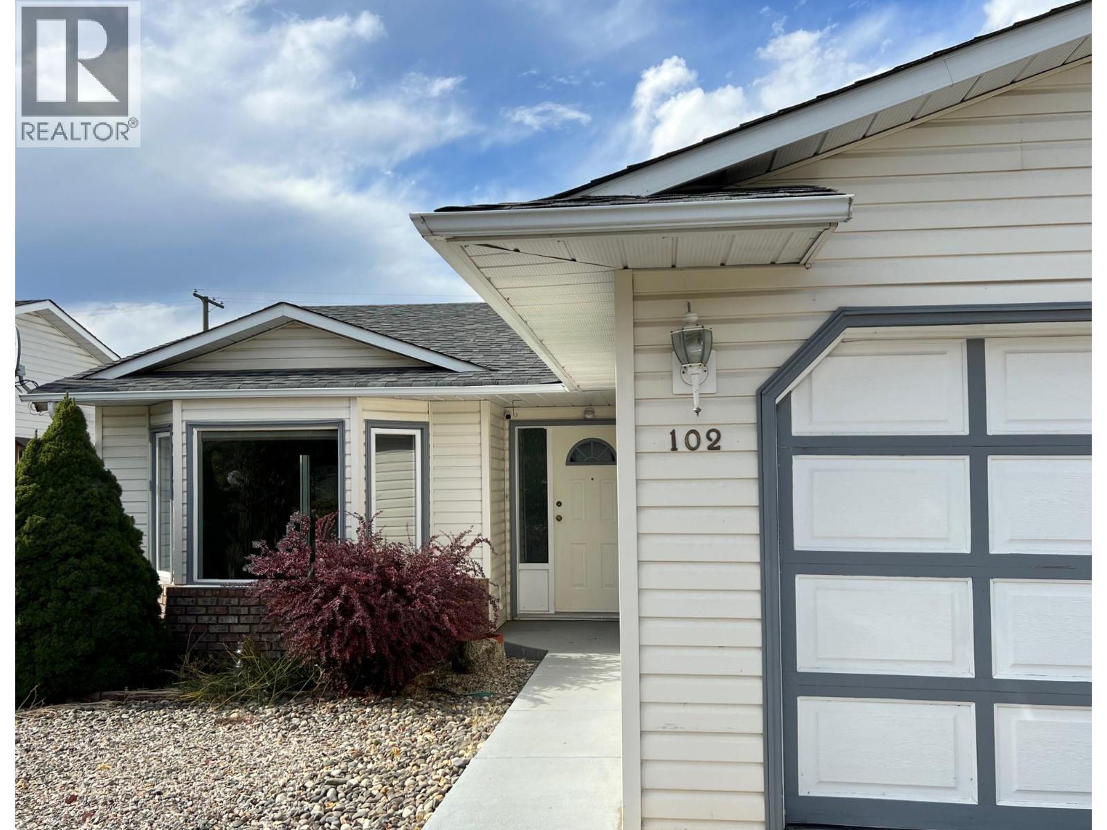 102 1st Street, Vernon