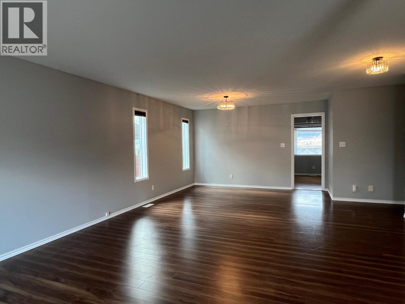  102 1st Street, Vernon
