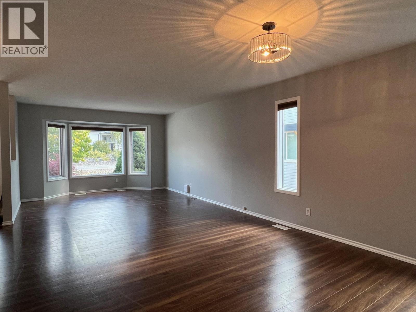  102 1st Street, Vernon