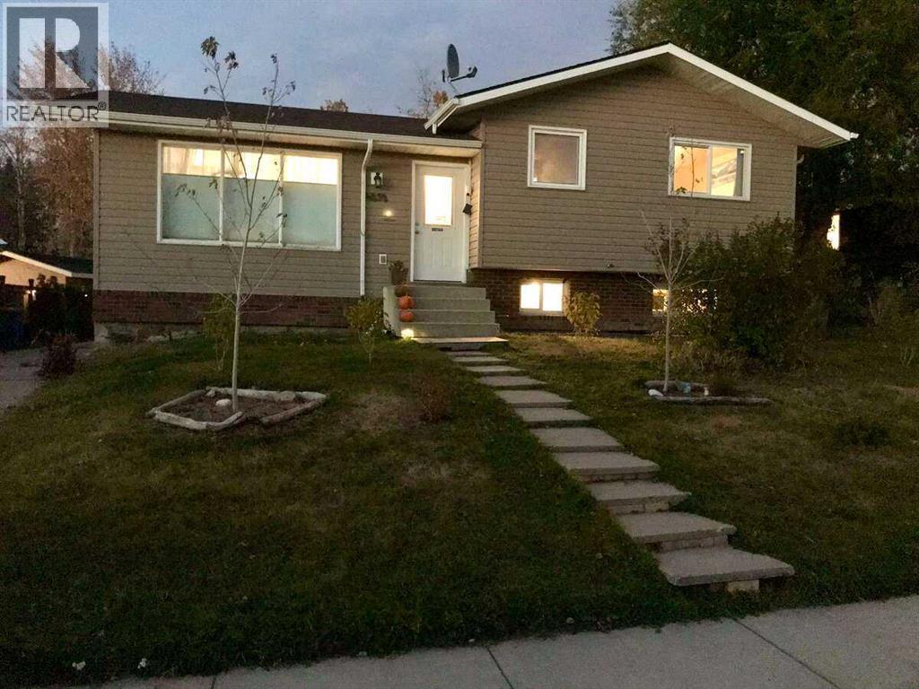 5232 38 Street Crescent, Innisfail