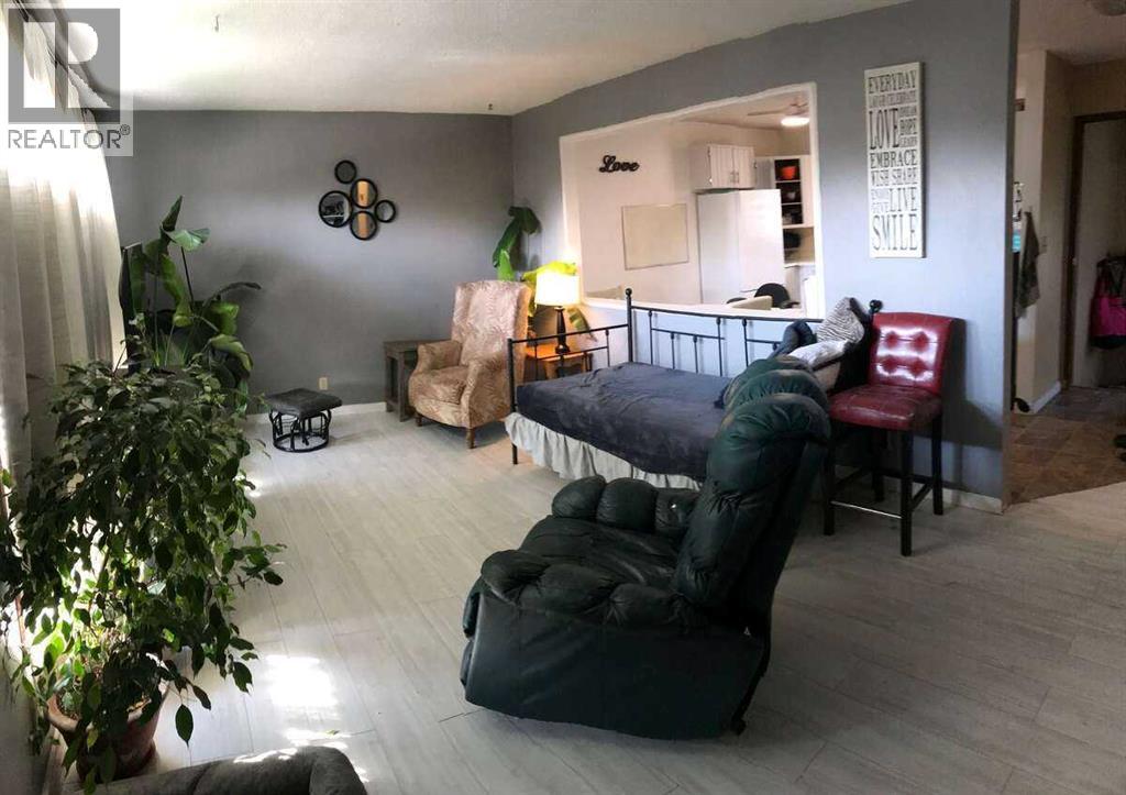 5232 38 Street Crescent, Innisfail