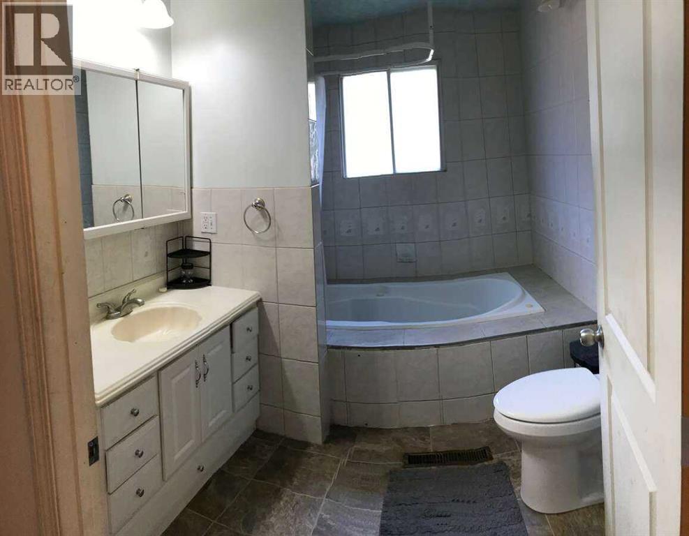 5232 38 Street Crescent, Innisfail