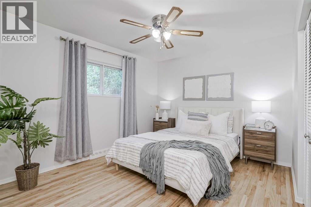 Single Family House Bungalow for Sale in  Hogarth Crescent SW Haysboro Calgary 