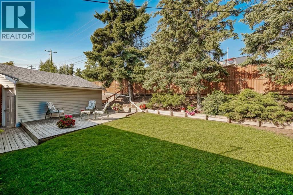 Single Family House Bungalow for Sale in  Hogarth Crescent SW Haysboro Calgary 