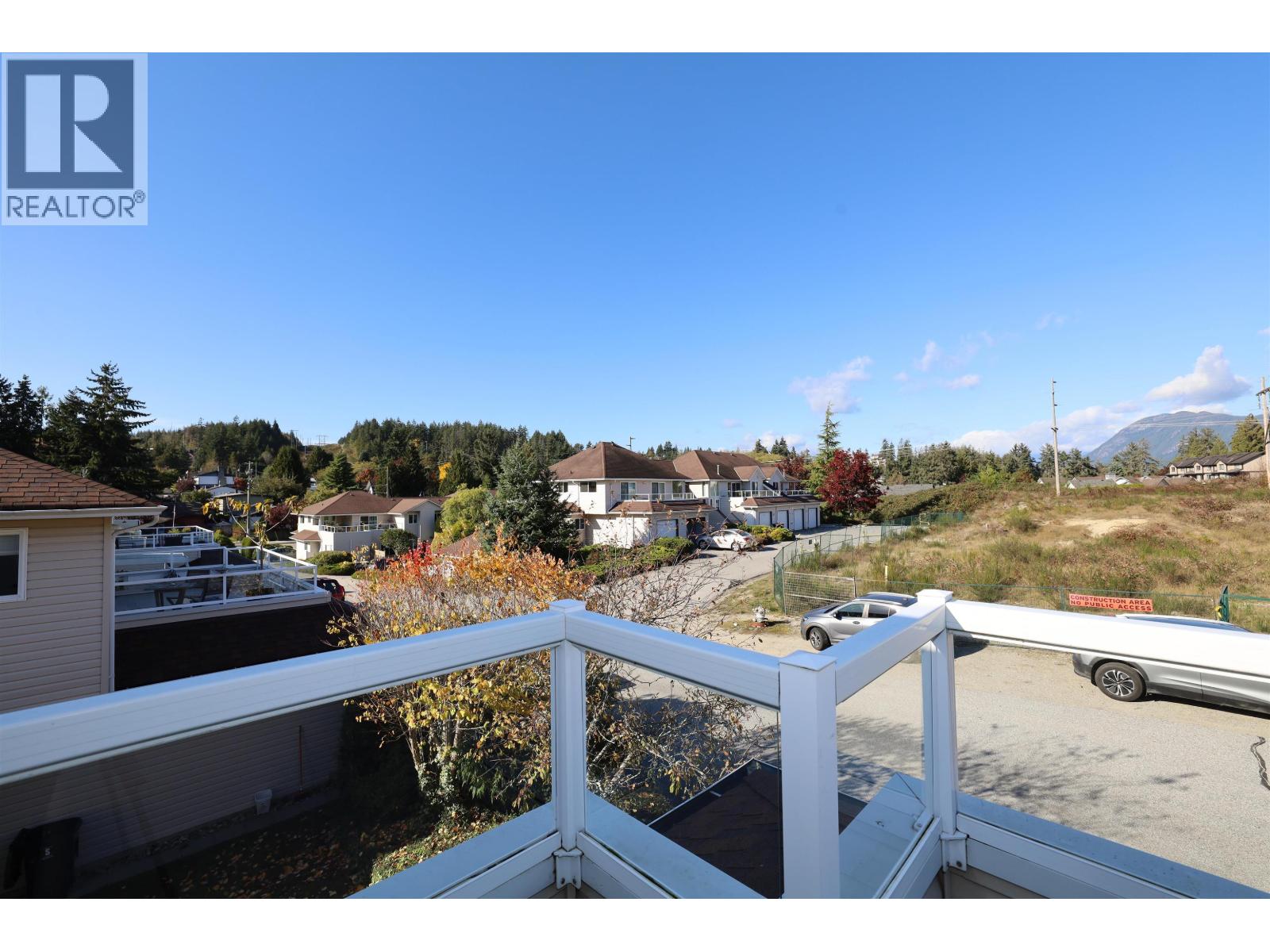 28 5610 TRAIL AVENUE, Sechelt