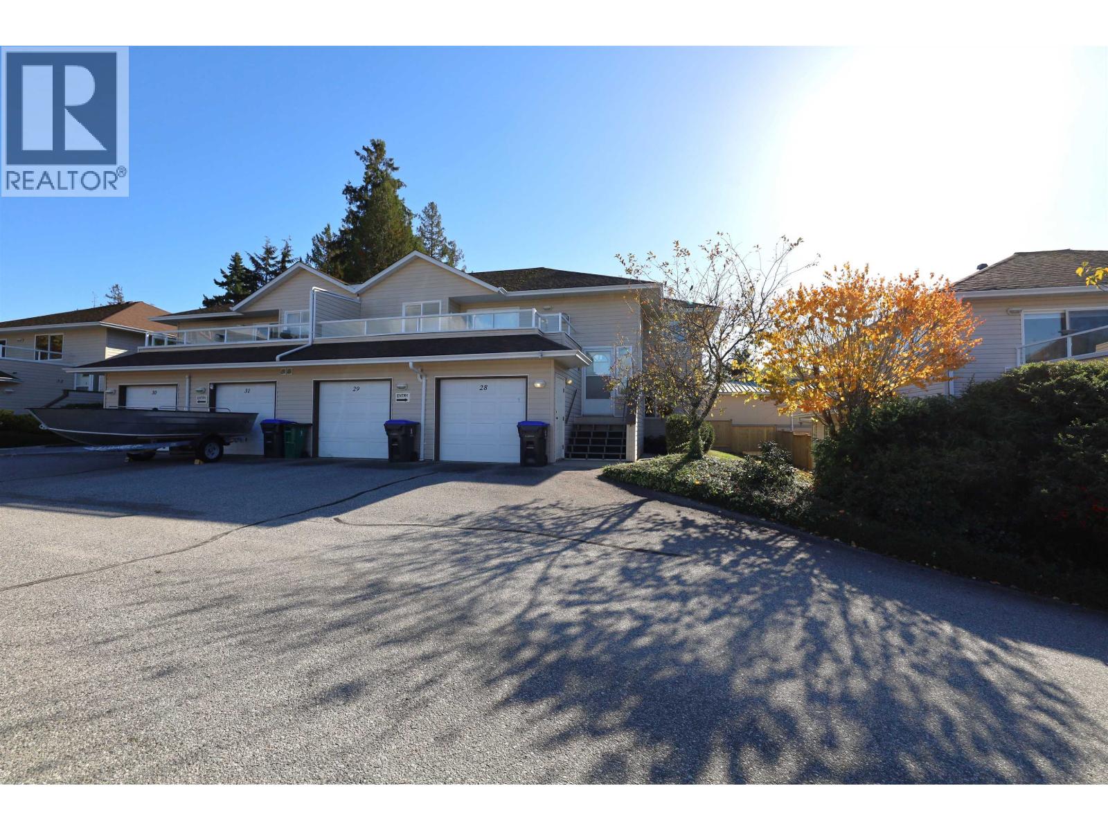 28 5610 TRAIL AVENUE, Sechelt