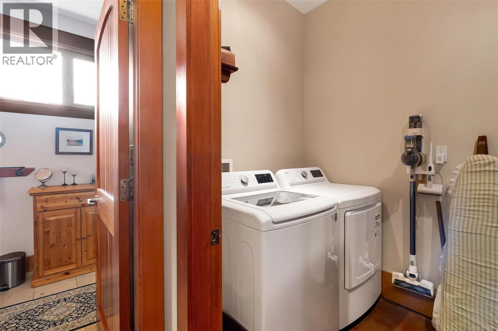 1870 Munsie Rd, Shawnigan Lake