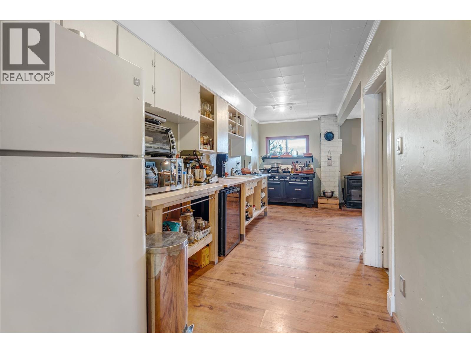 5214 Monro Avenue, Summerland