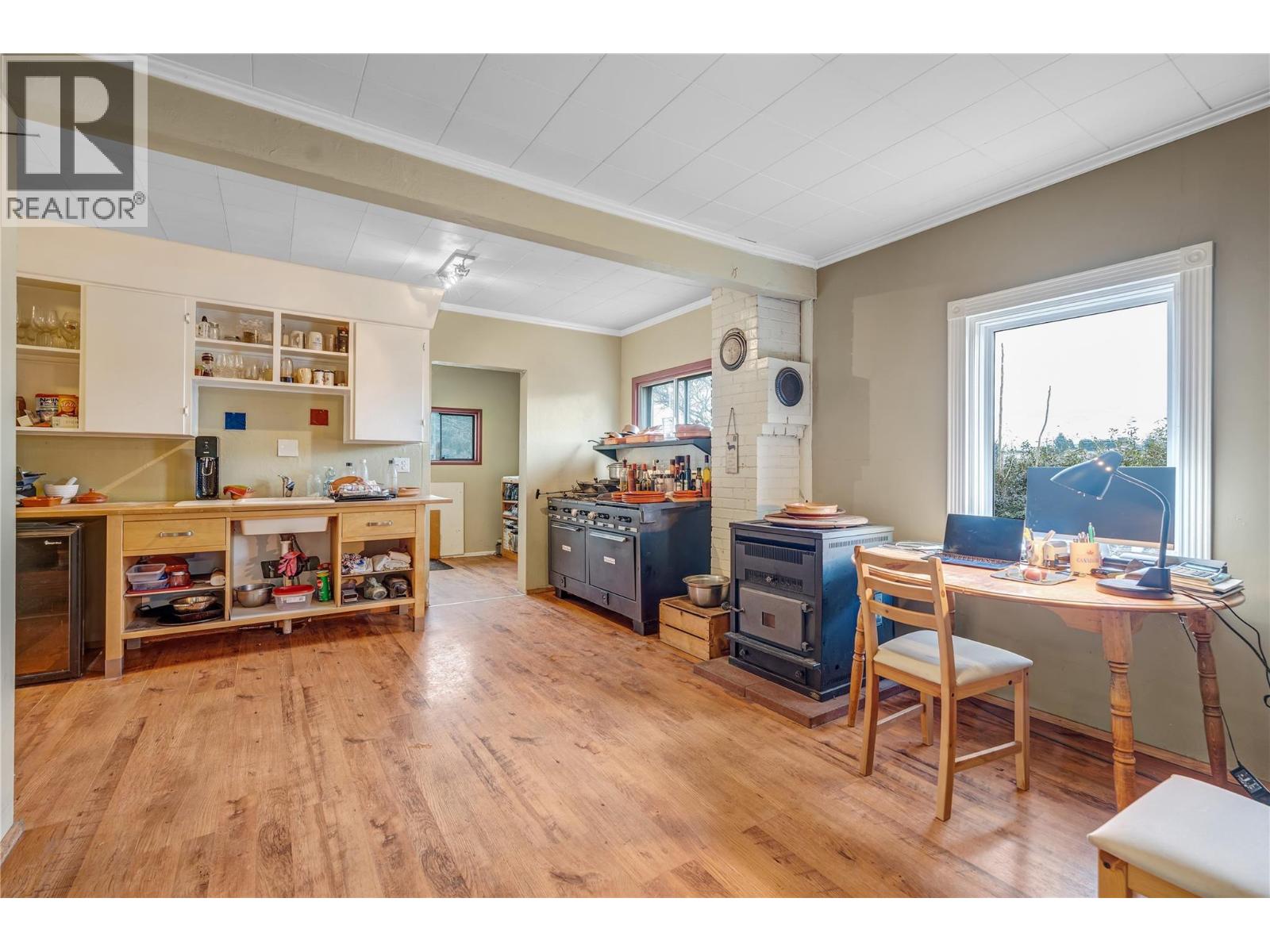 5214 Monro Avenue, Summerland