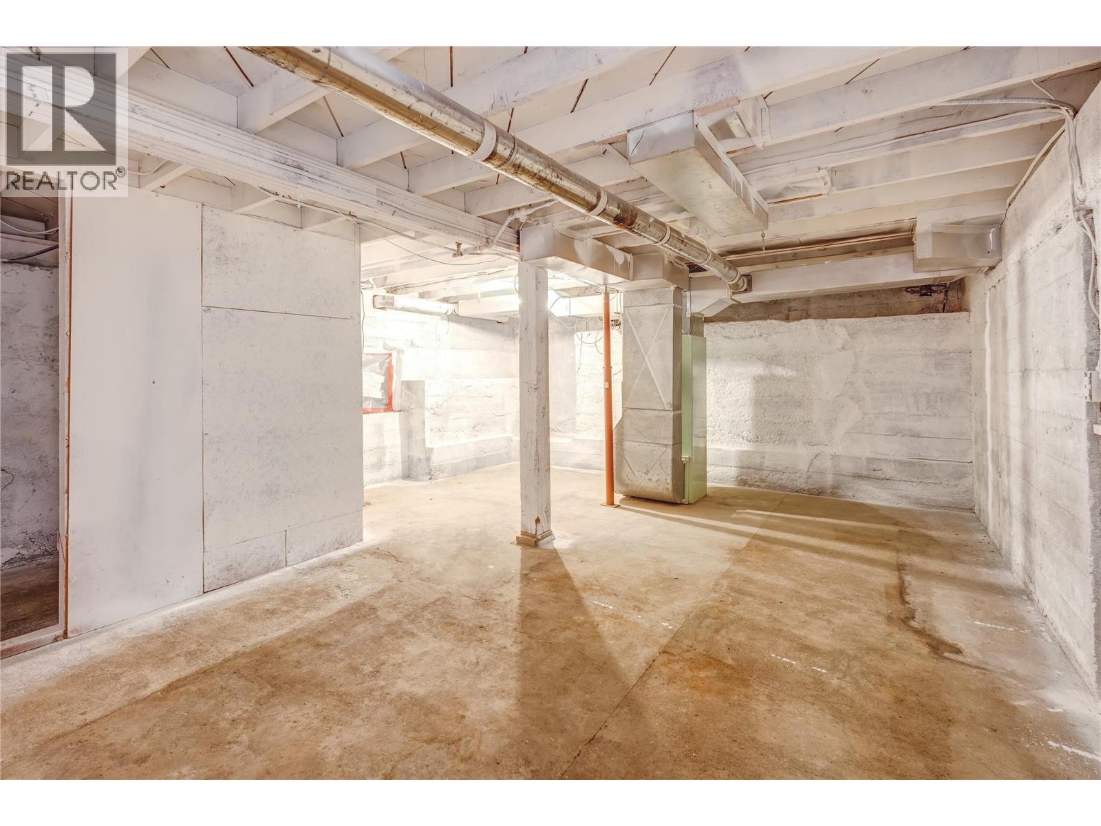 5214 Monro Avenue, Summerland