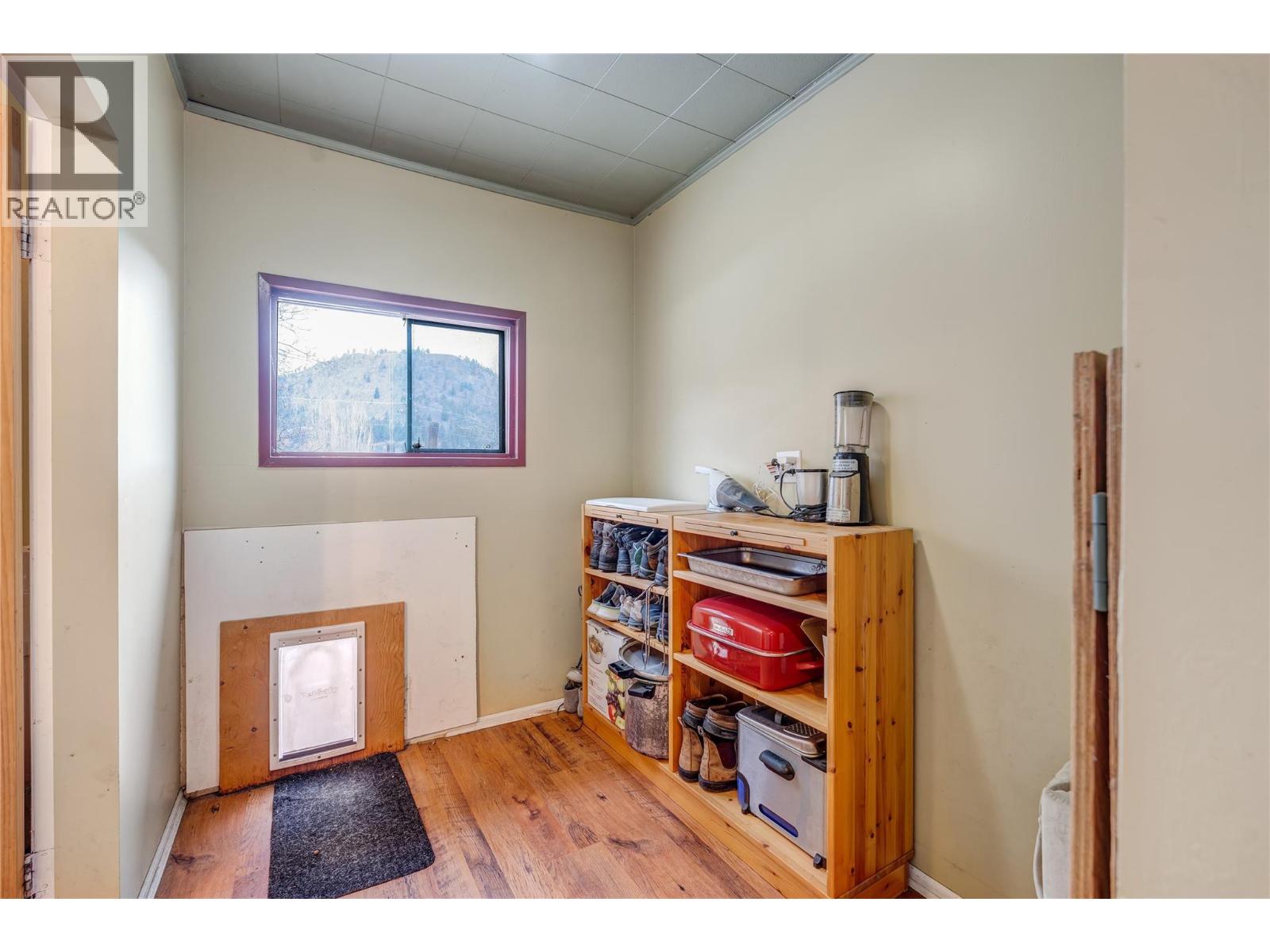 5214 Monro Avenue, Summerland