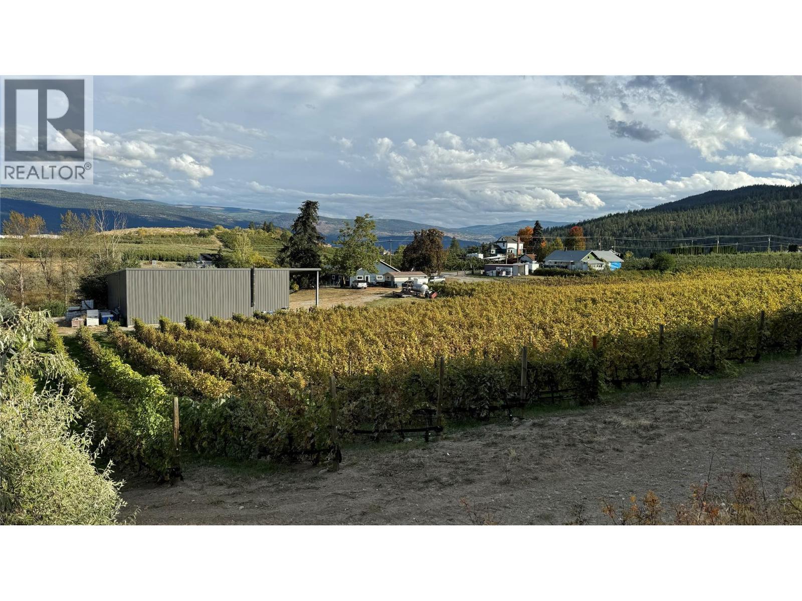 5214 Monro Avenue, Summerland