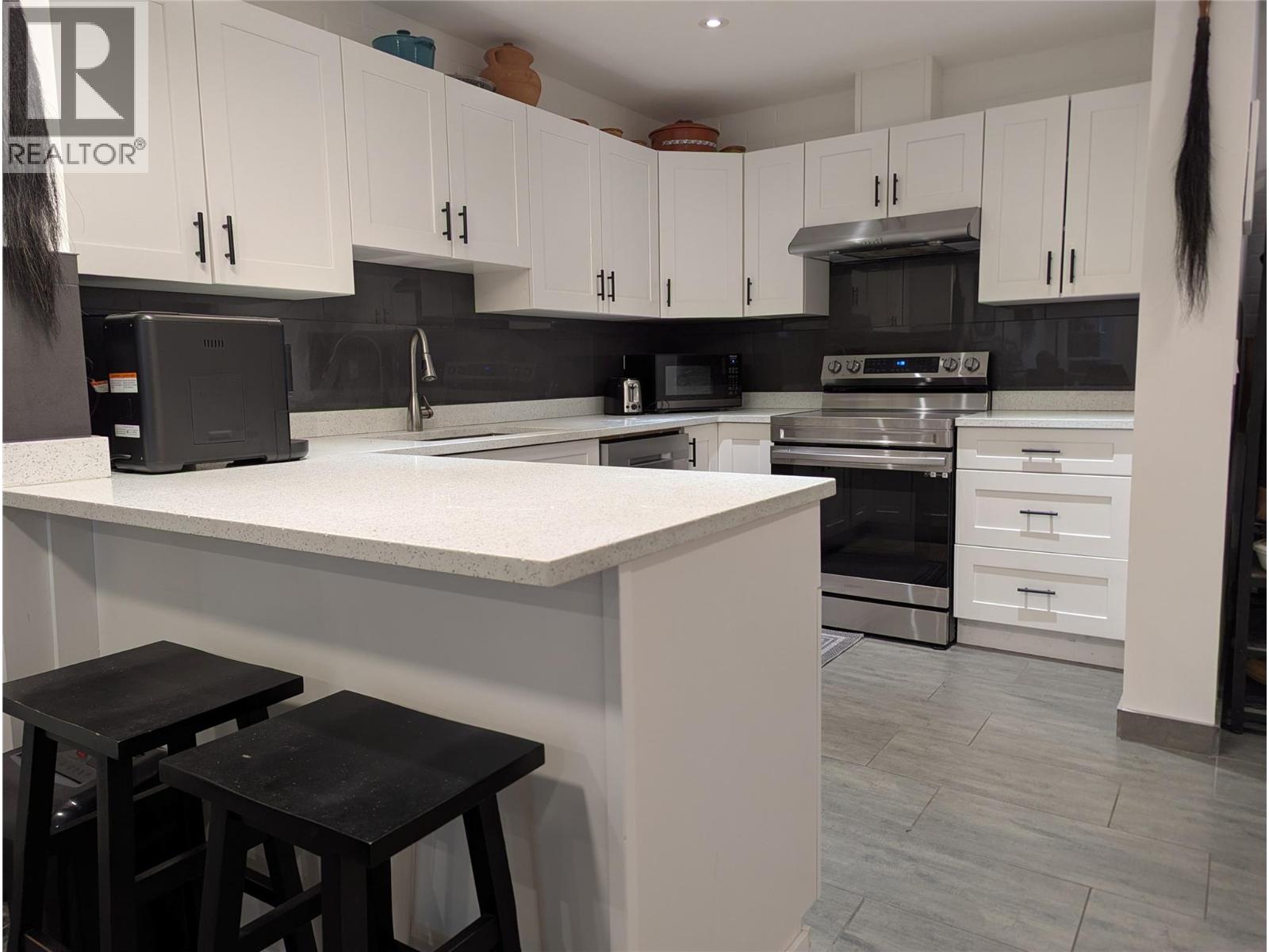 401 1915 Pacific Court, Kelowna