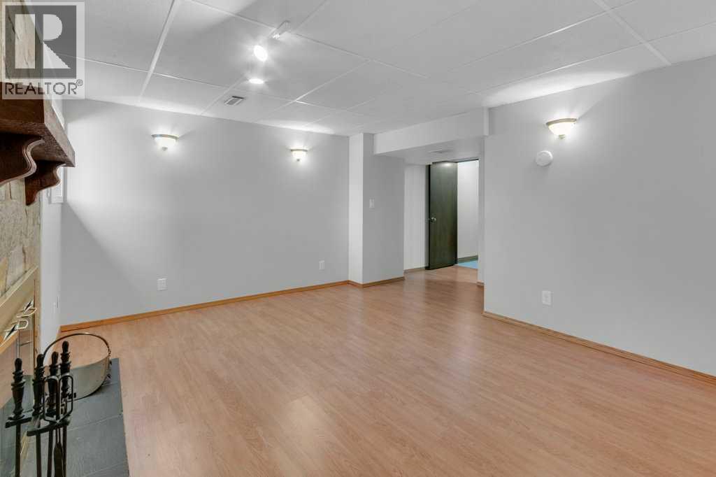 Single Family House for Sale in  Bermondsey Crescent NW Beddington Heights Calgary 