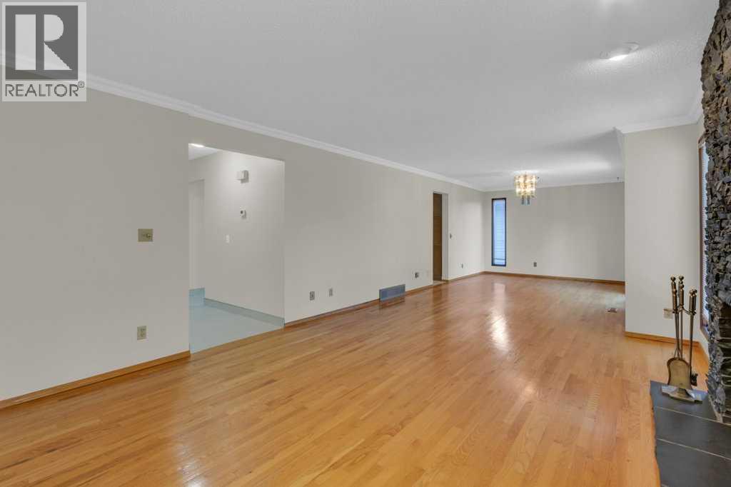 Single Family House for Sale in  Bermondsey Crescent NW Beddington Heights Calgary 