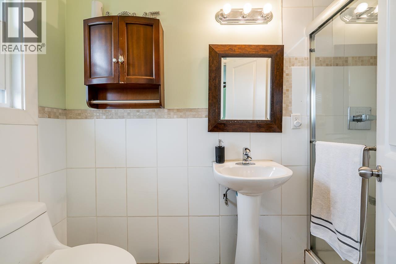 1247 EWEN AVENUE, New Westminster