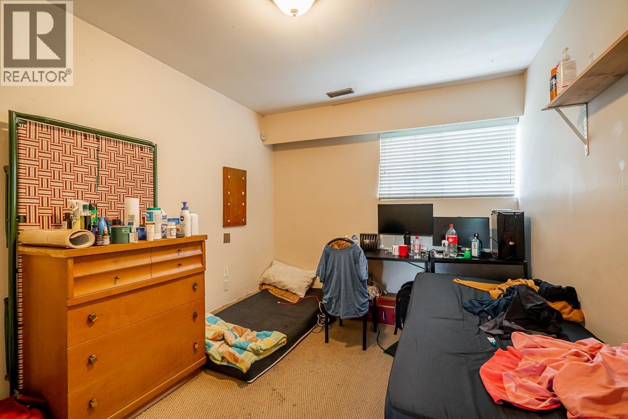 1247 EWEN AVENUE, New Westminster