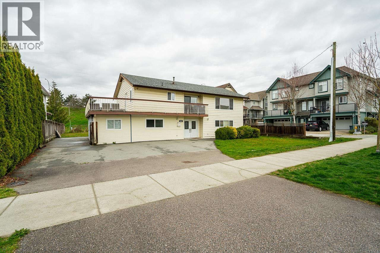 1247 EWEN AVENUE, New Westminster