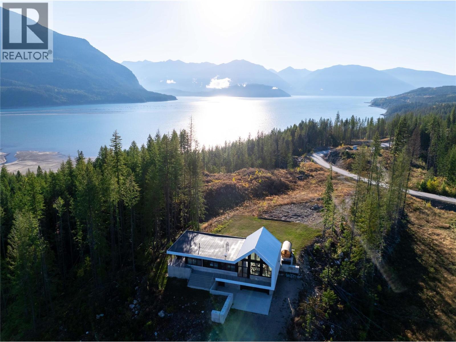 1950 Sidmouth Road, Revelstoke