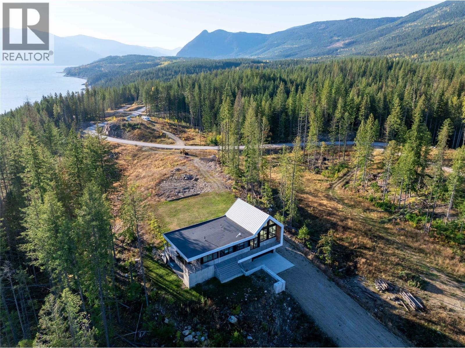 1950 Sidmouth Road, Revelstoke