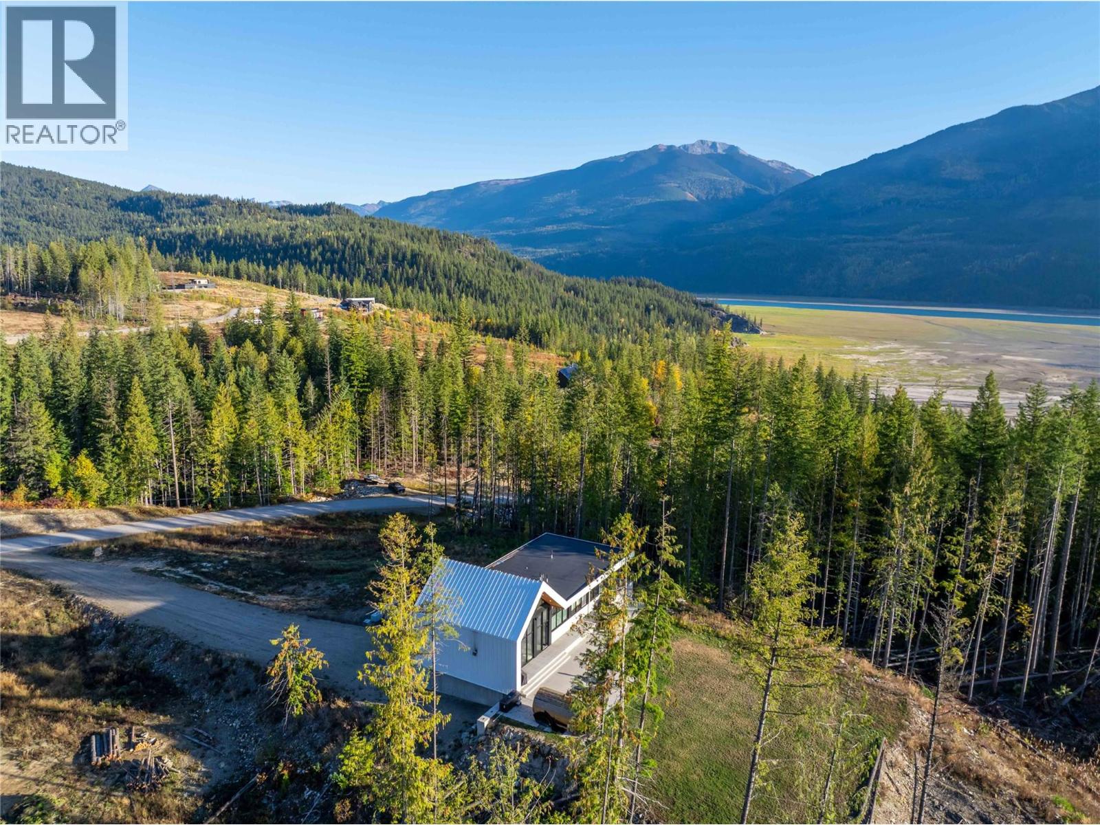 1950 Sidmouth Road, Revelstoke