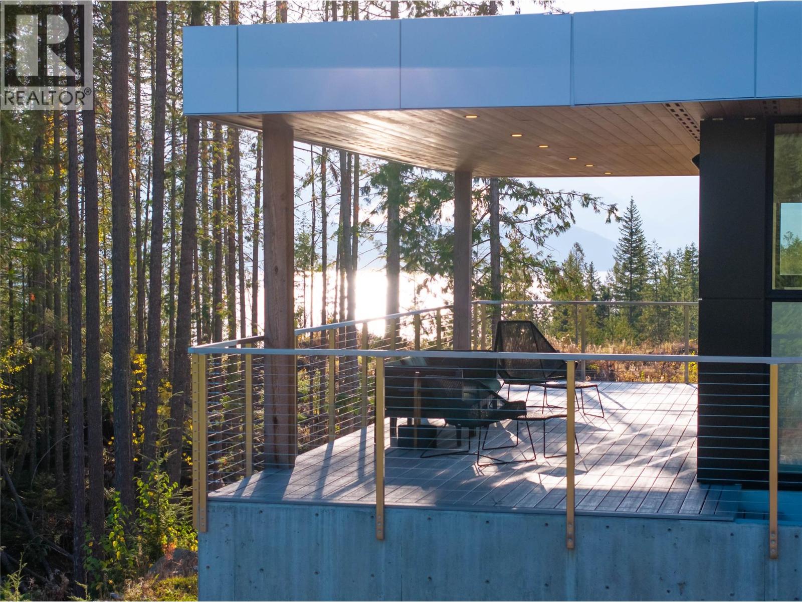 1950 Sidmouth Road, Revelstoke