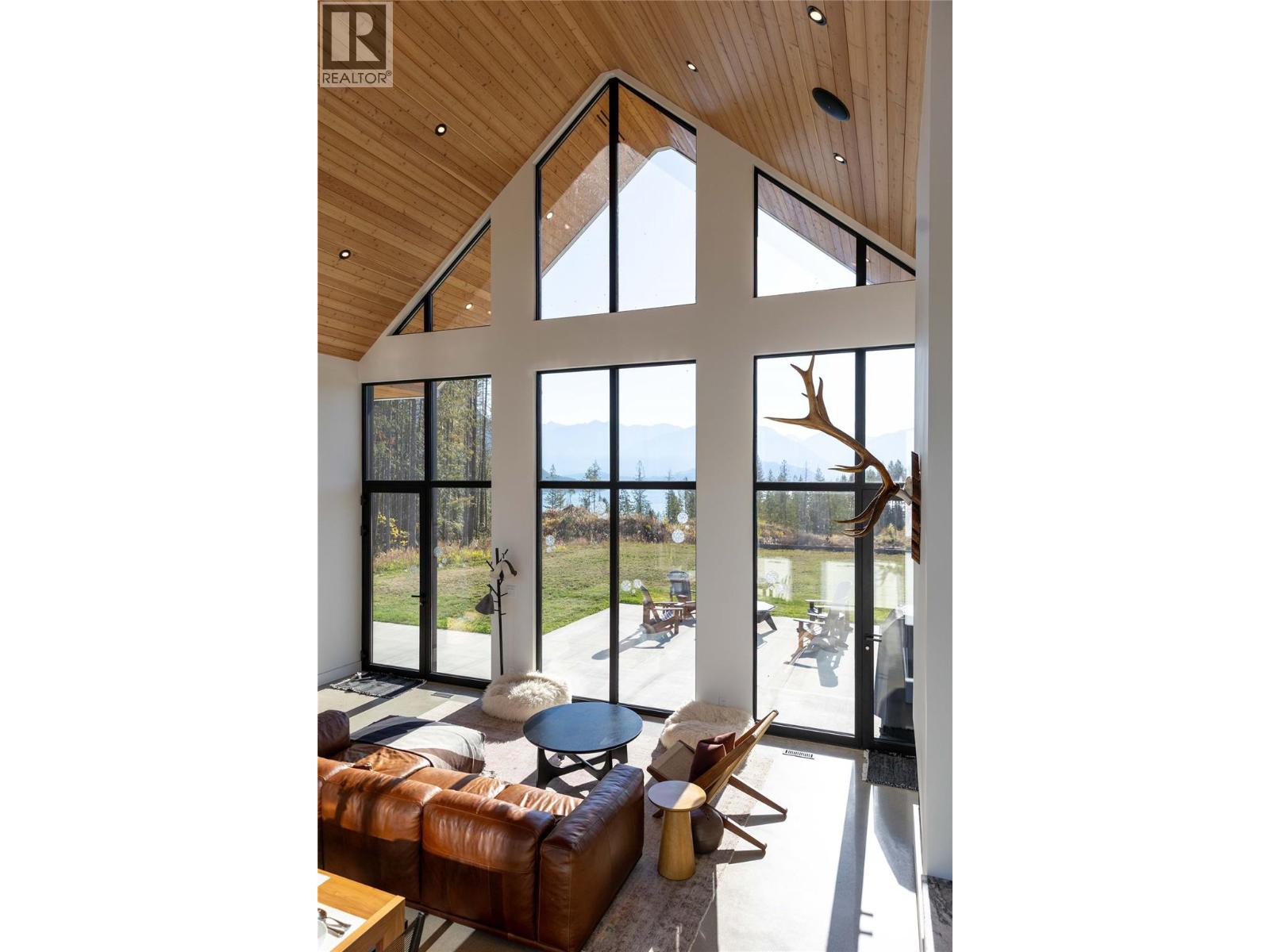 1950 Sidmouth Road, Revelstoke