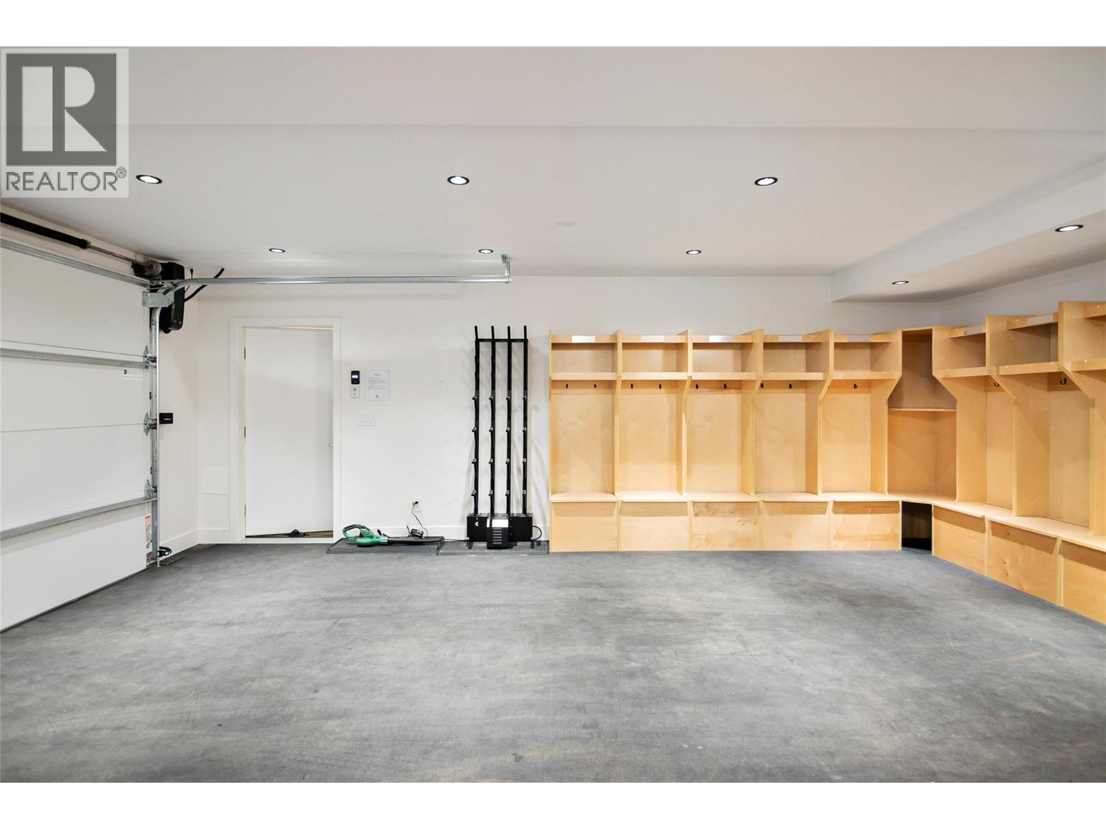 1950 Sidmouth Road, Revelstoke