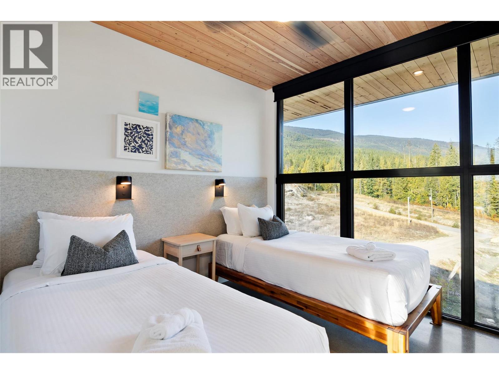 1950 Sidmouth Road, Revelstoke