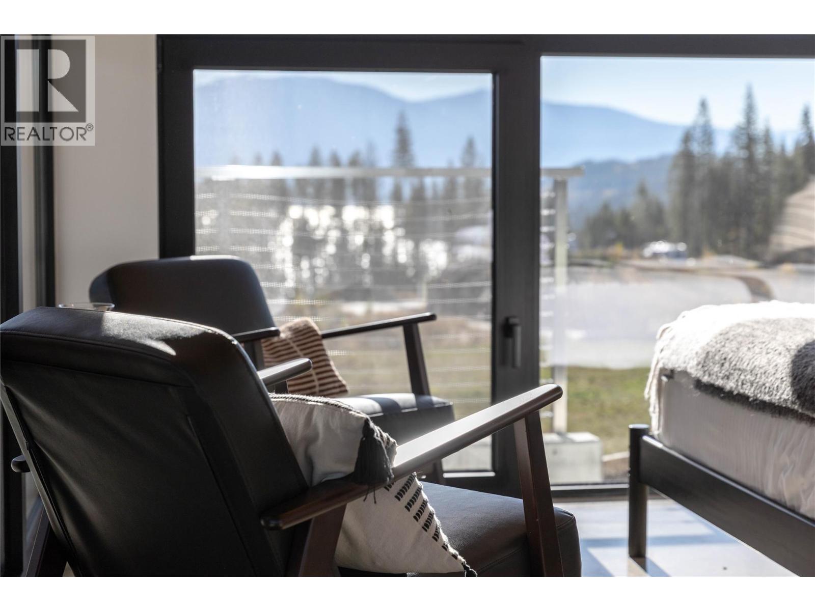 1950 Sidmouth Road, Revelstoke