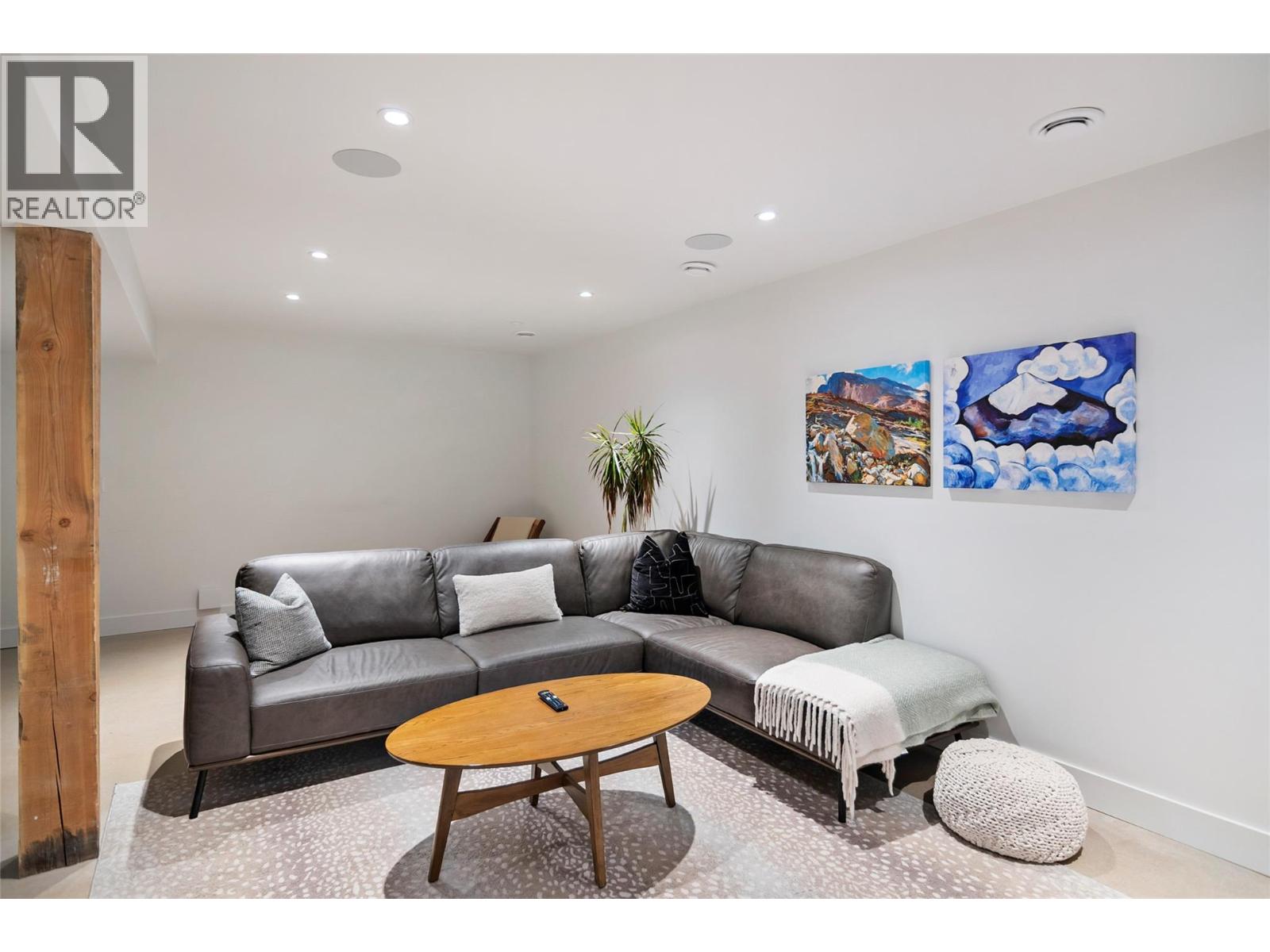 1950 Sidmouth Road, Revelstoke