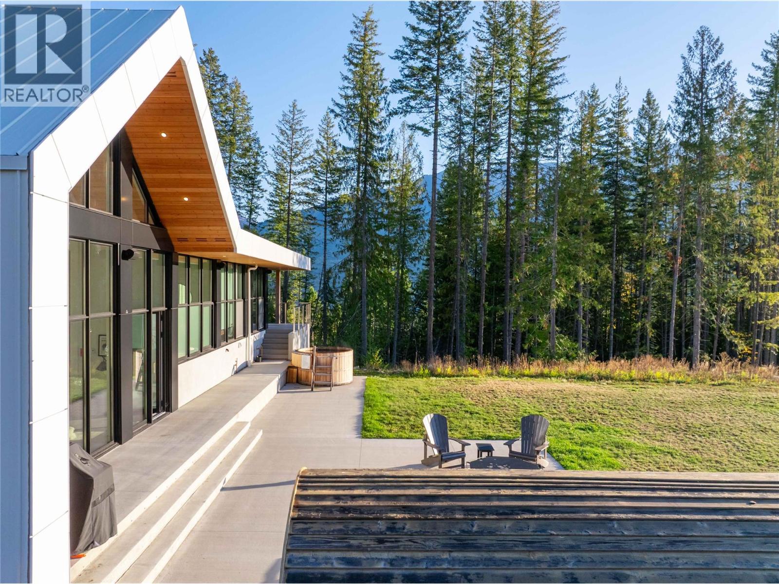 1950 Sidmouth Road, Revelstoke