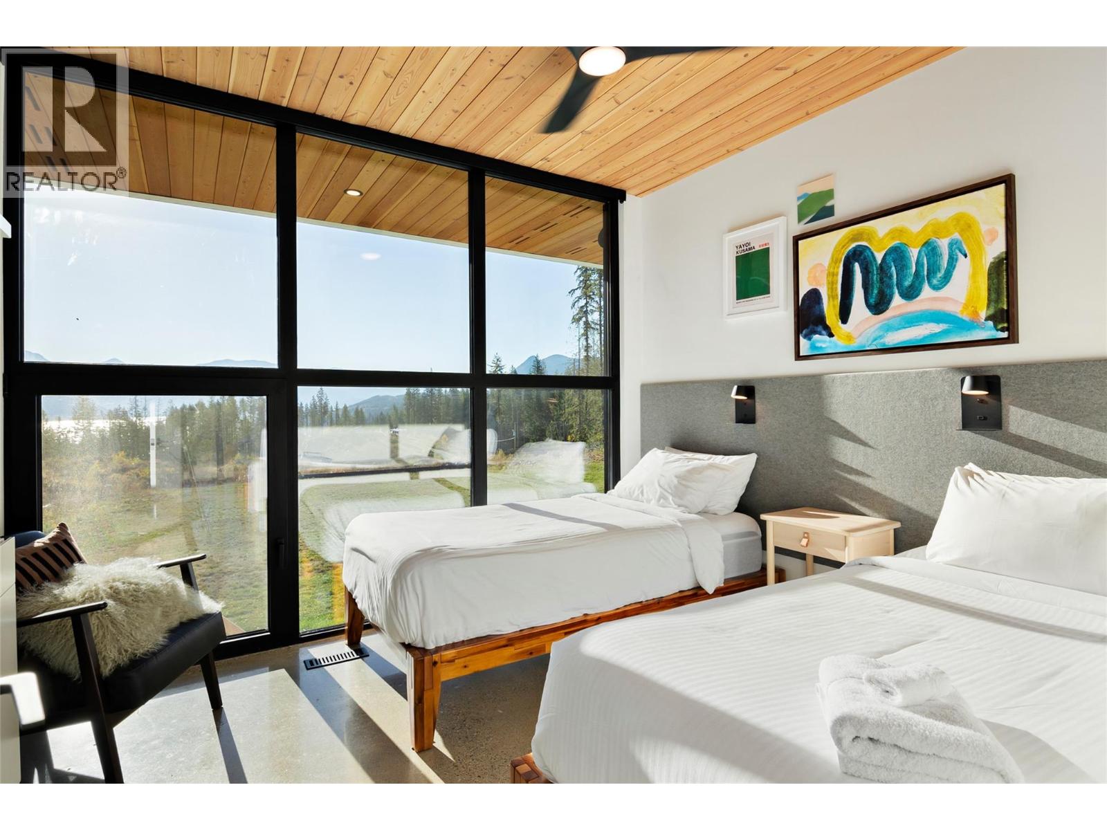 1950 Sidmouth Road, Revelstoke