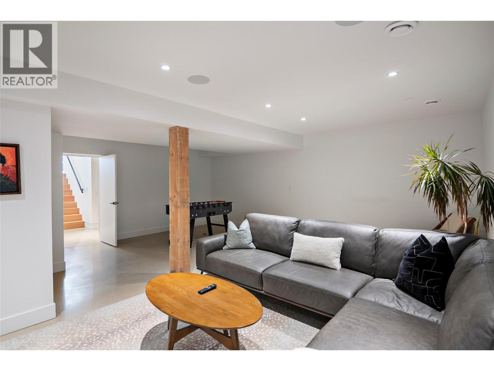 1950 Sidmouth Road, Revelstoke