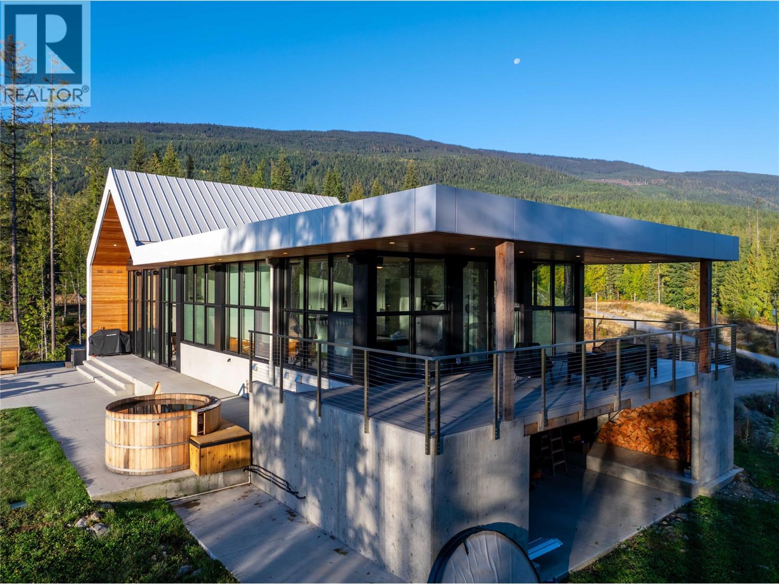 1950 Sidmouth Road, Revelstoke