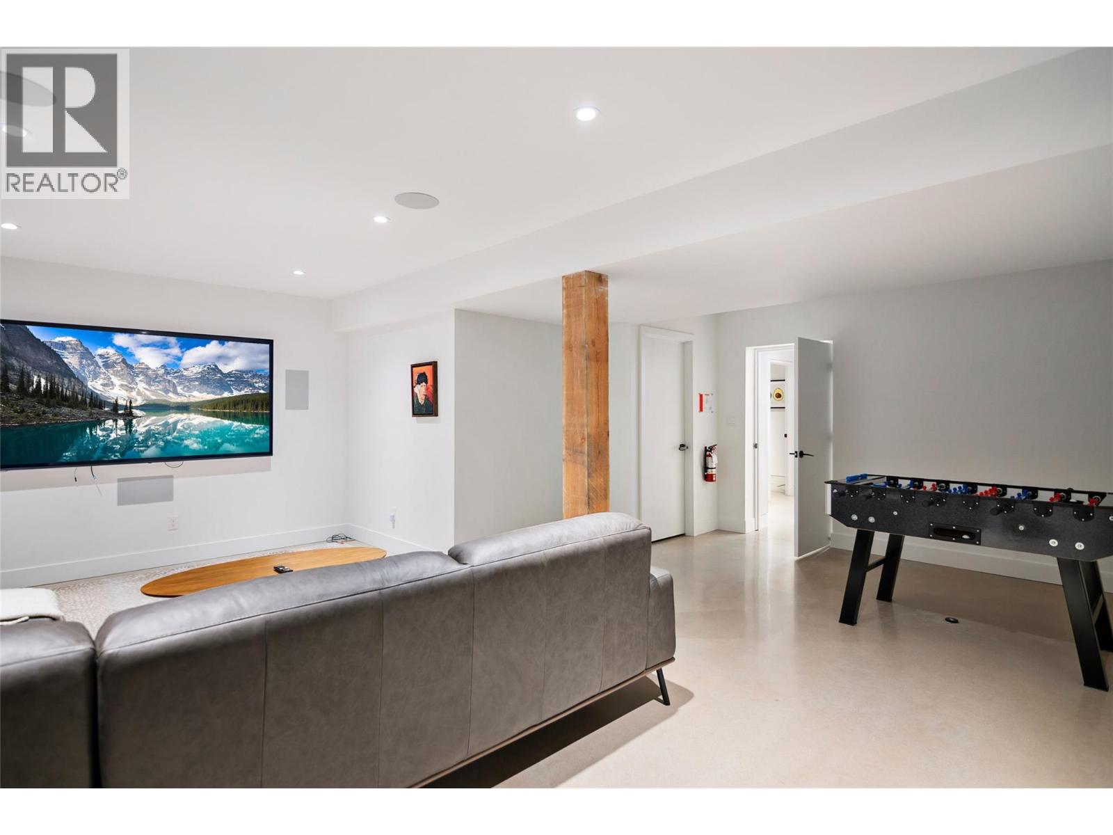 1950 Sidmouth Road, Revelstoke