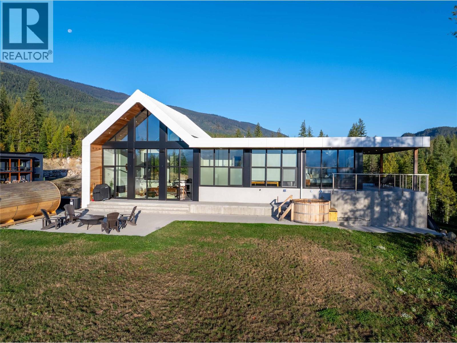 1950 Sidmouth Road, Revelstoke