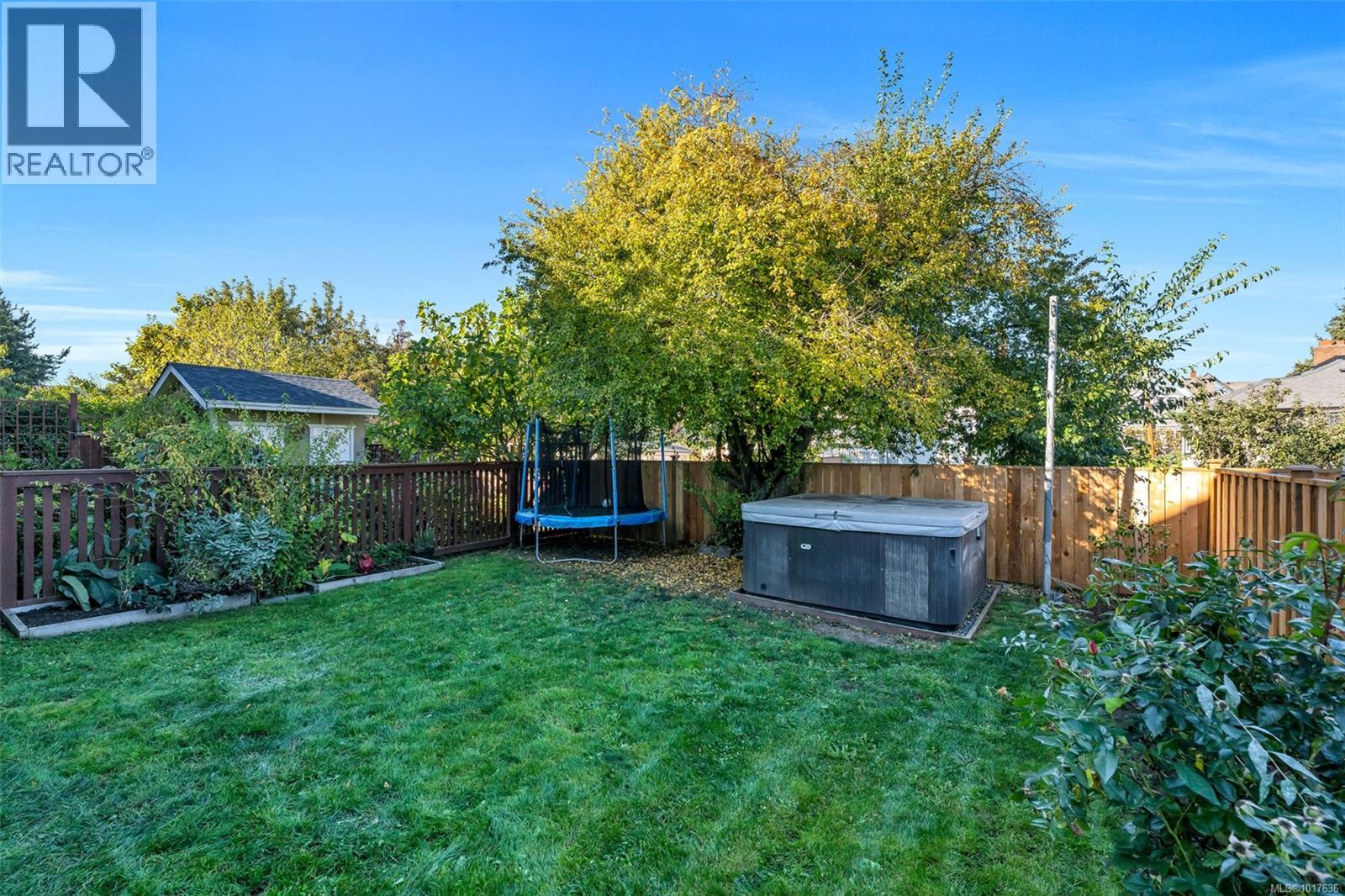 838 Princess Ave, Victoria