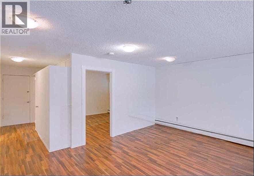 Single Family House for Sale in    Avenue SW Sunalta Calgary 