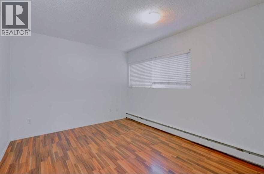 Single Family House for Sale in    Avenue SW Sunalta Calgary 