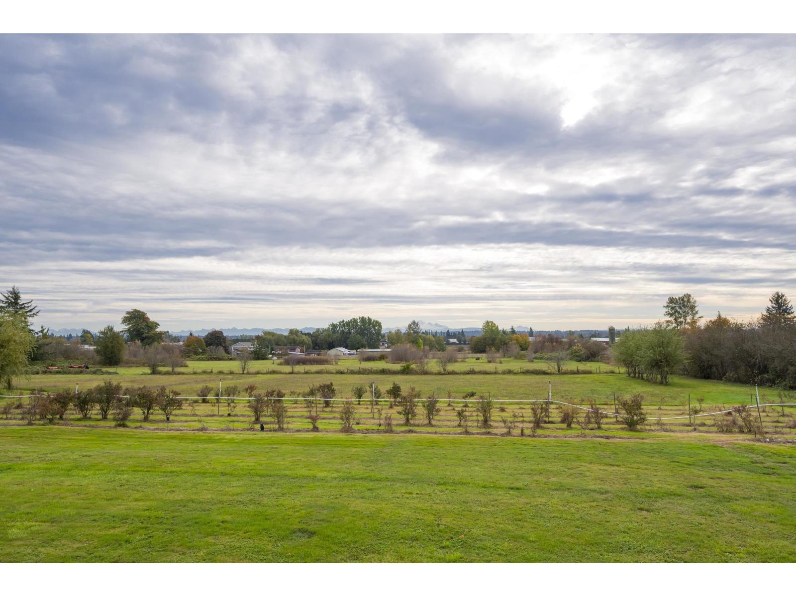 7256 SMITH CRESCENT, Langley