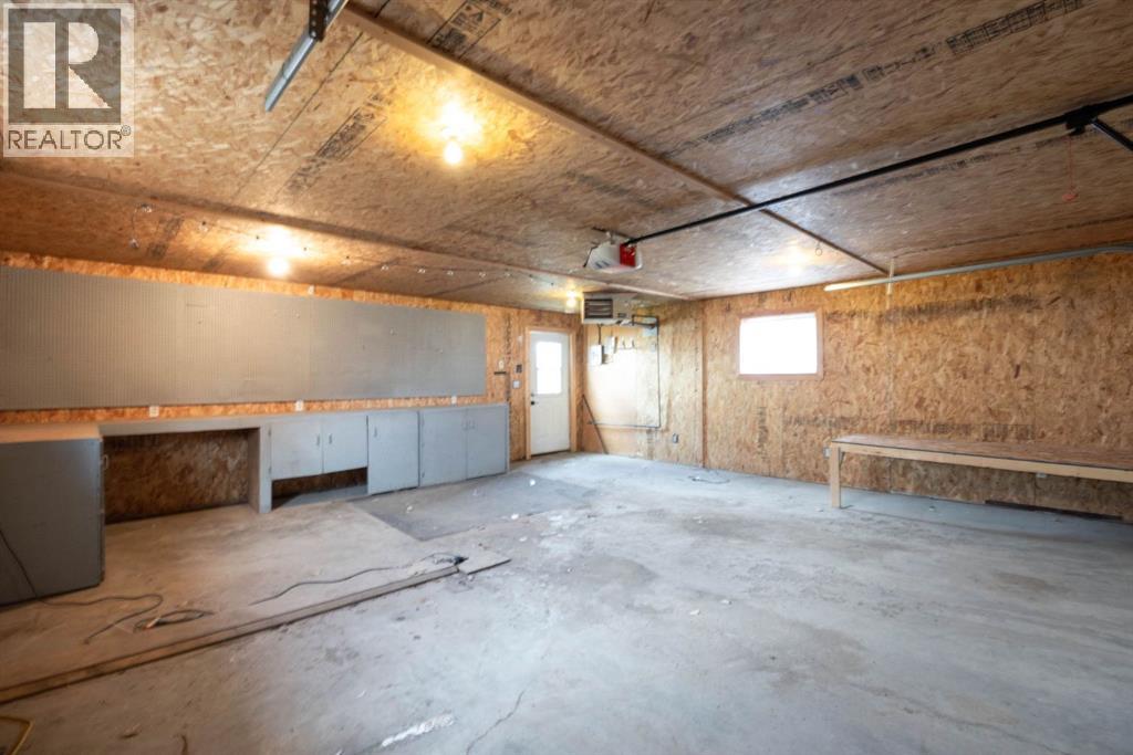 109 Coles Bay, Fort McMurray