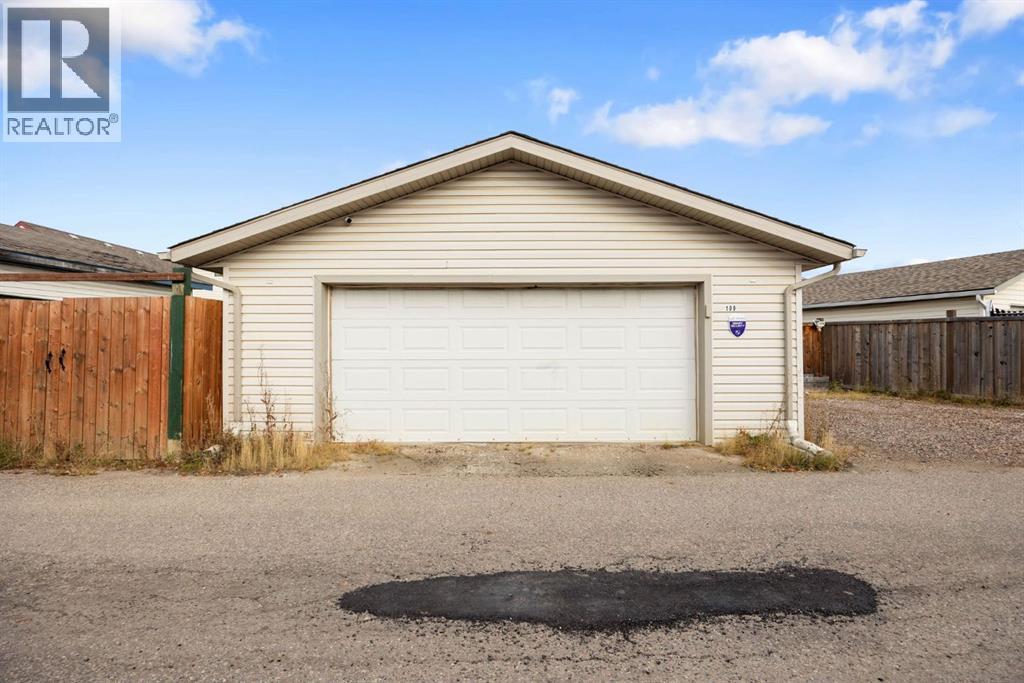 109 Coles Bay, Fort McMurray