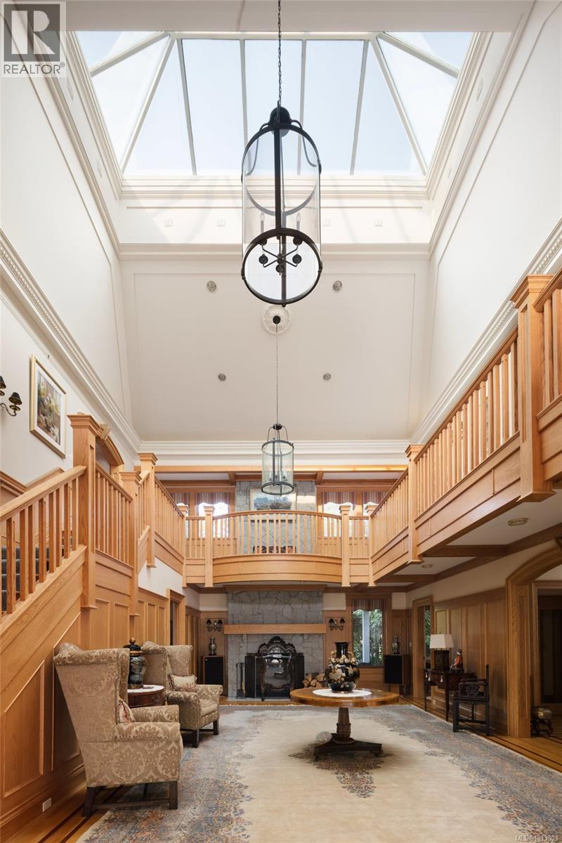  1580 Beach Drive, Oak Bay