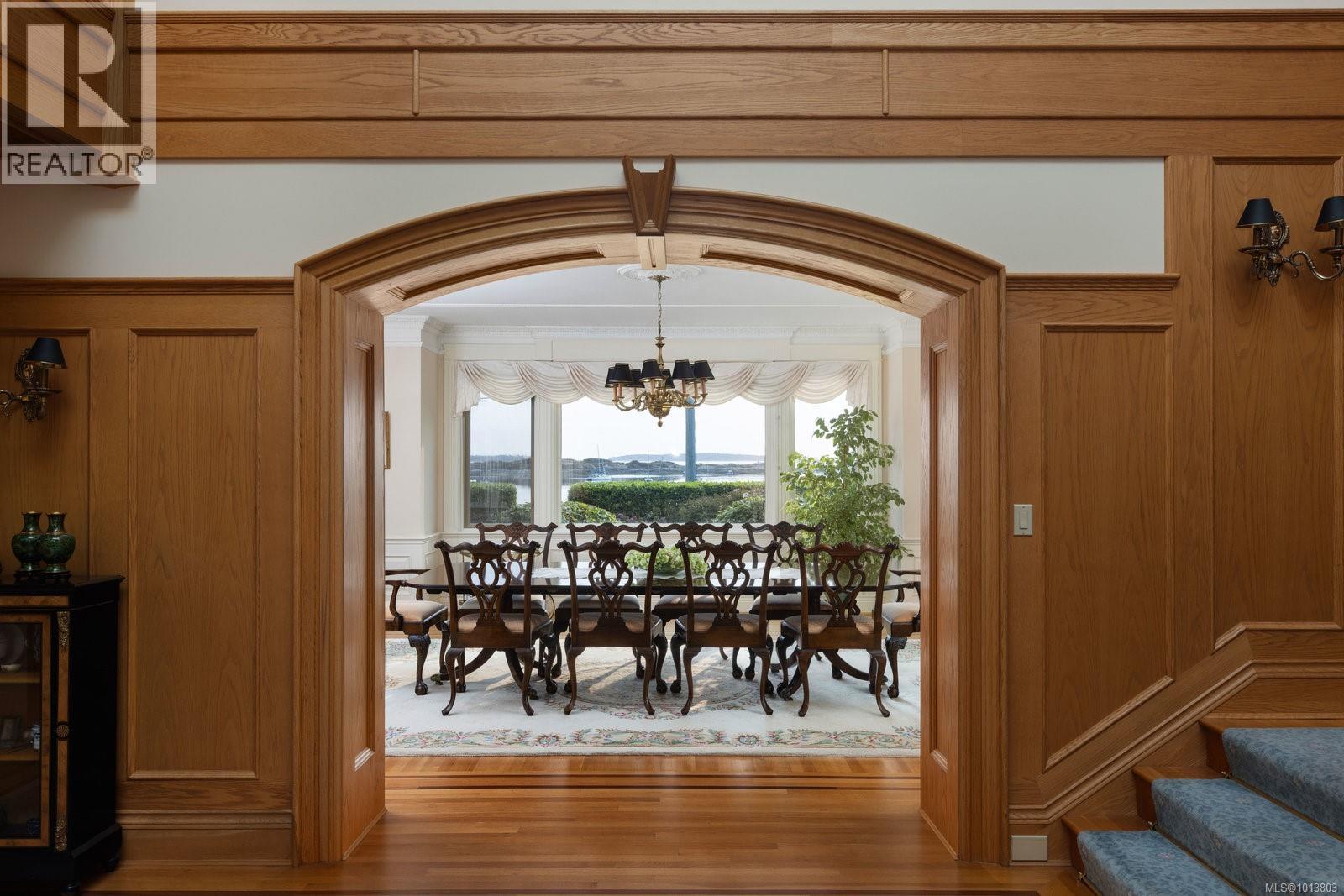  1580 Beach Drive, Oak Bay