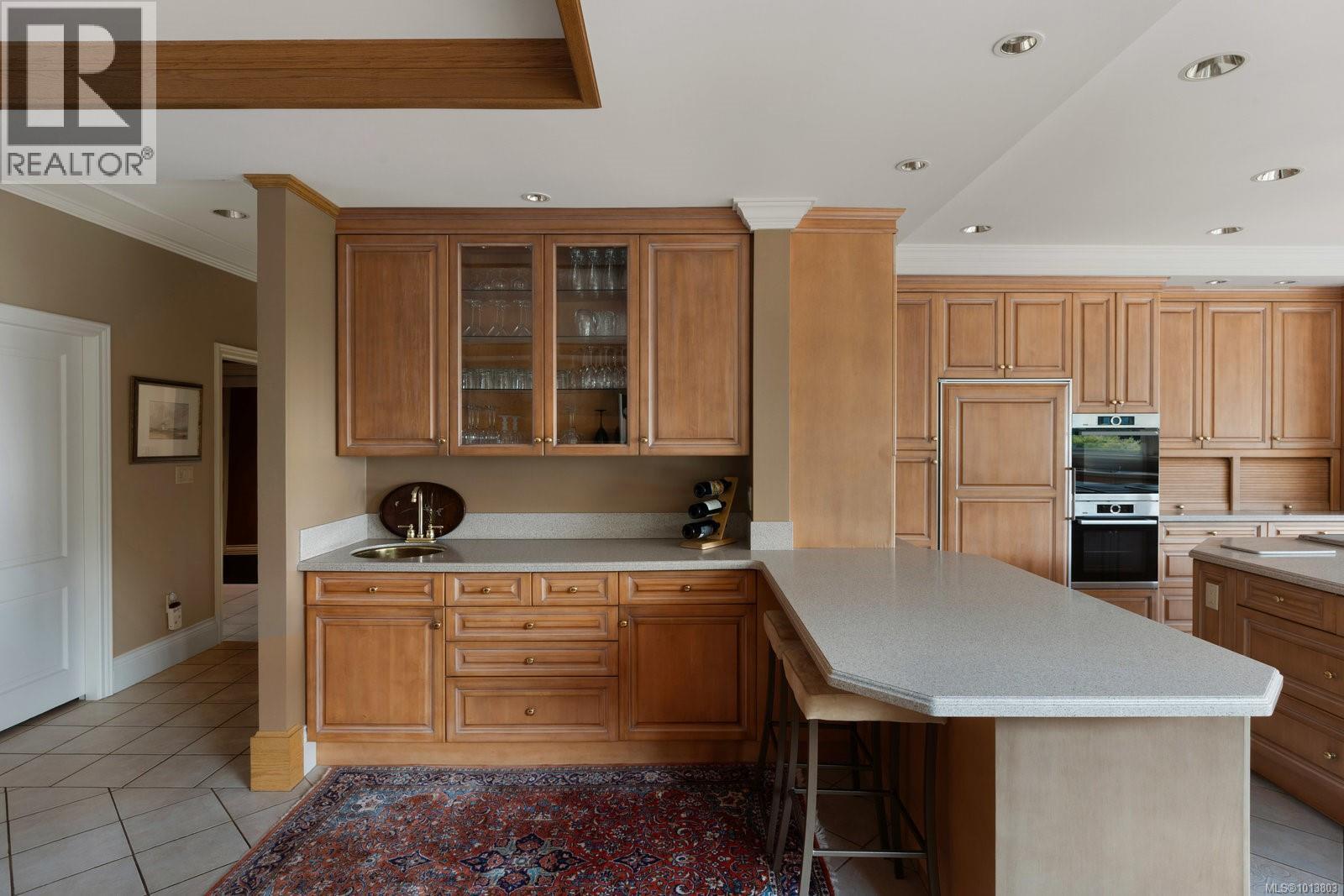  1580 Beach Drive, Oak Bay